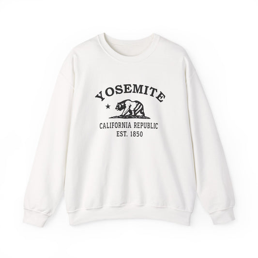 Yosemite California Vintage Retro Unisex Heavy Crewneck Sweatshirt - Black Logo